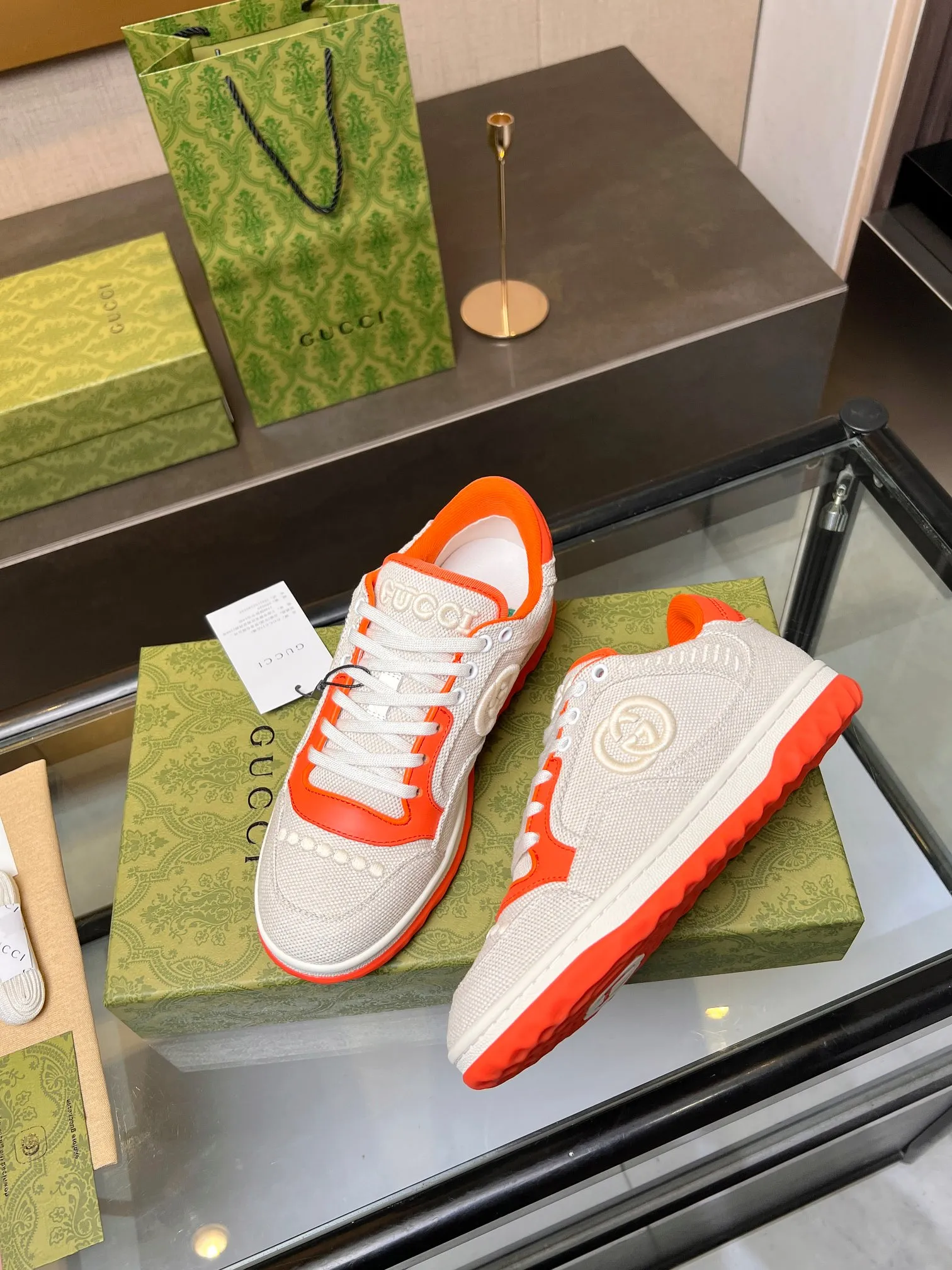 👟👟Ex-factory price 520👟👟 Top version, full styling effect, instant sales of the common practice of soft treading in the market, 💣💣💣Gucci2023 early spring Gucci G home latest hot style MAC80 sports shoes couple style casual retro distressed dirty shoes small dirty shoes small white shoes🌸🌸🌸 original purchase and development Production Gucci MAC80 new hot-selling series. The exquisite and compact interlocking double G logo romantically interprets the aesthetic concept of this series. Made of off-white leather, ▪️Material: original customized imported first-layer cowhide ▪️Inner lining: original customized imported breathable mesh ▪️Outsole: original molded two-color TPU outsole ▪️Sole thickness: 3CM ▪️Size: women's 35-40 / men's 39-45